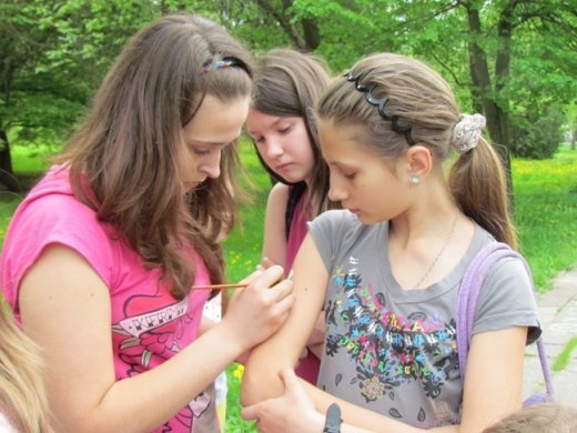 Стежками фестивалю